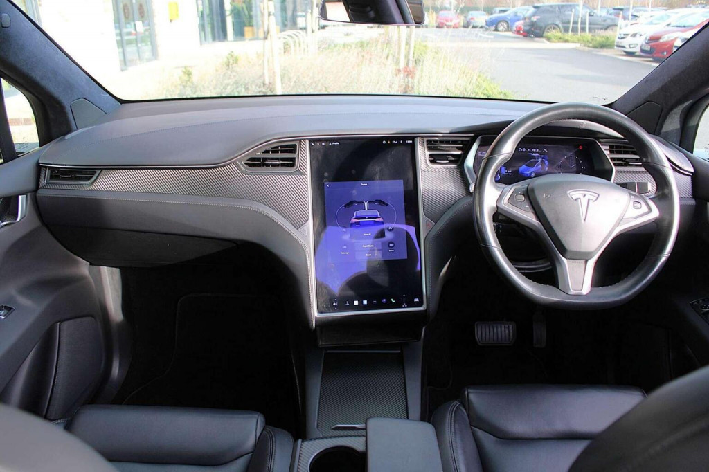 TESLA MODEL X