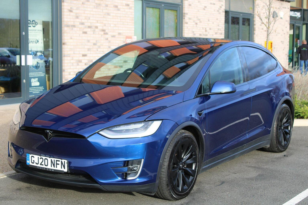 TESLA MODEL X