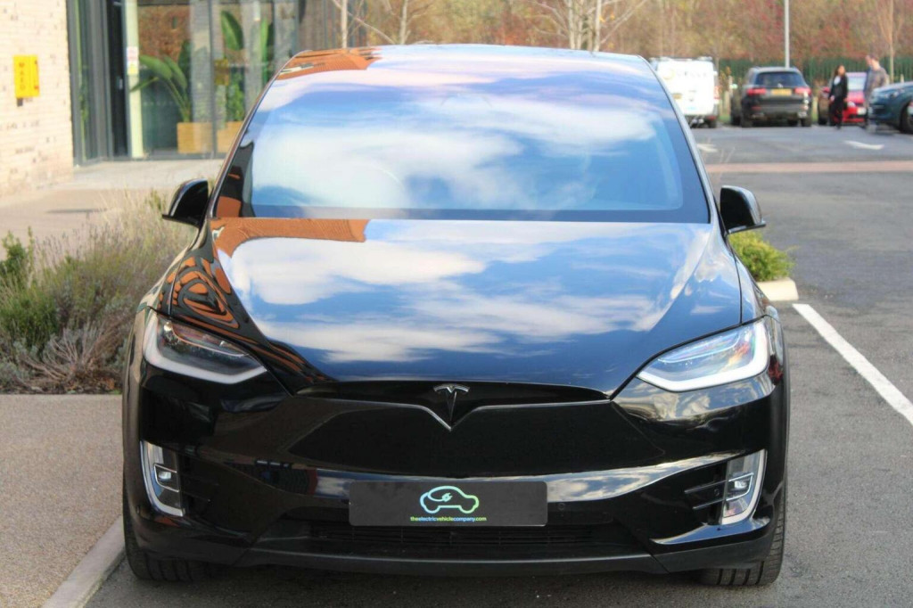 TESLA MODEL X