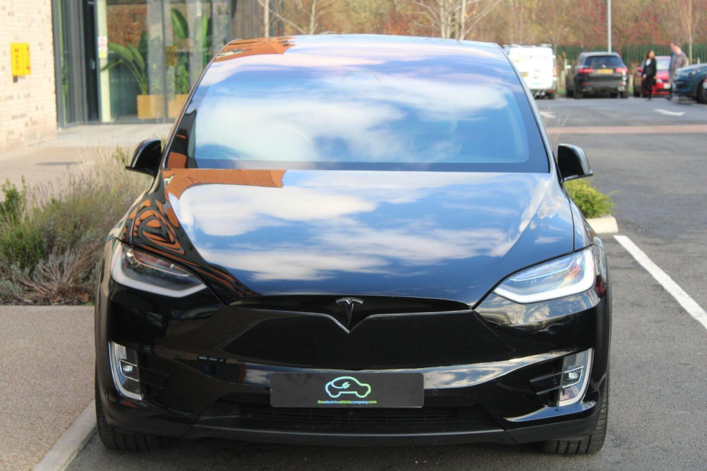 TESLA MODEL X