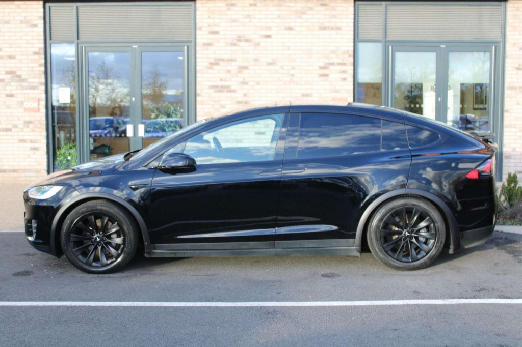 TESLA MODEL X