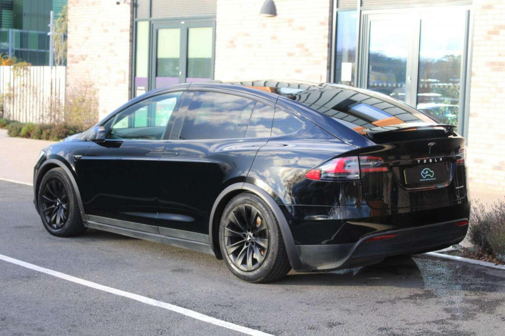TESLA MODEL X