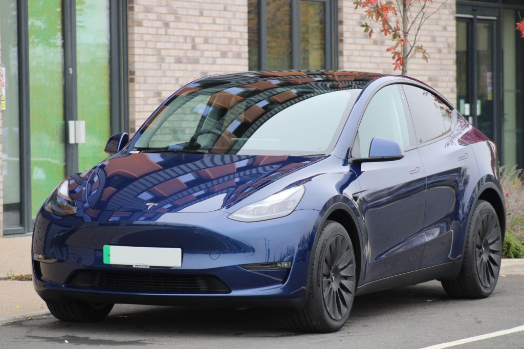 TESLA MODEL Y