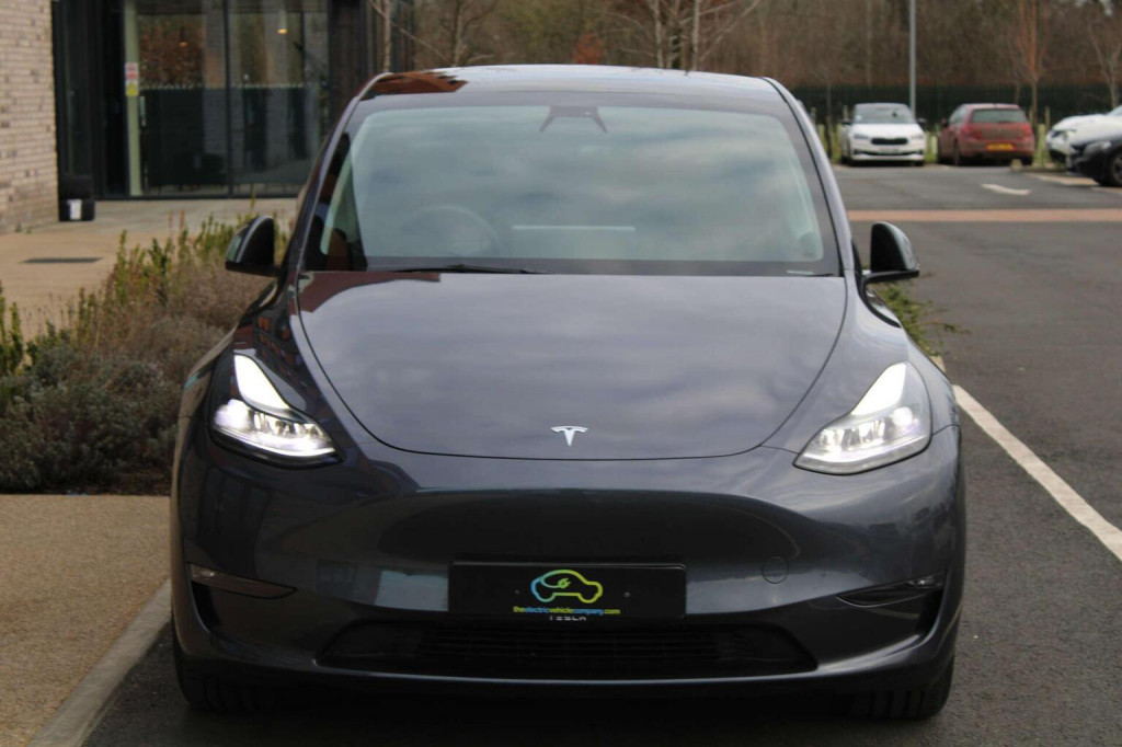 TESLA MODEL Y