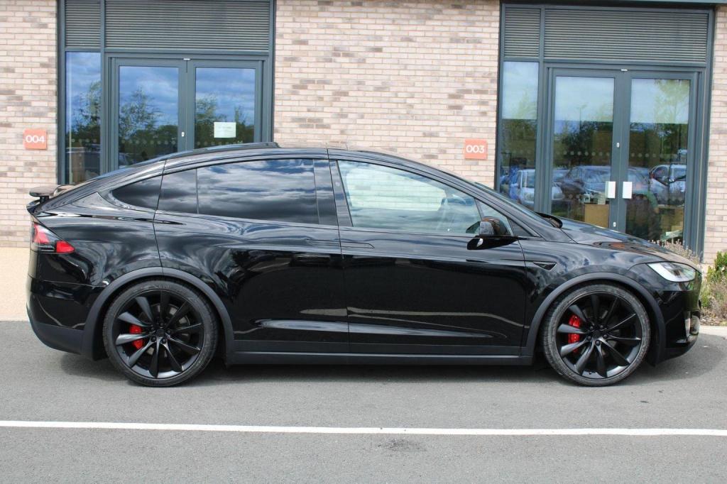TESLA MODEL X