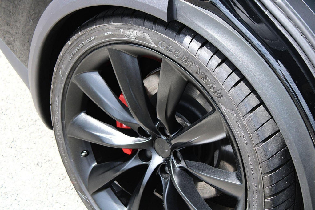 TESLA MODEL X