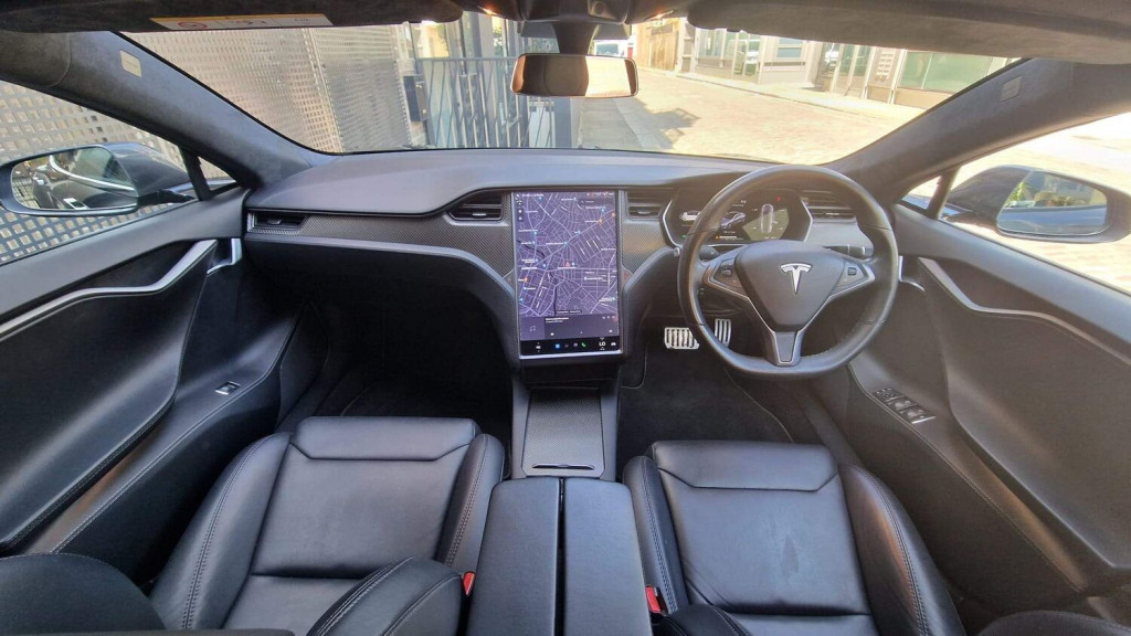 TESLA MODEL S