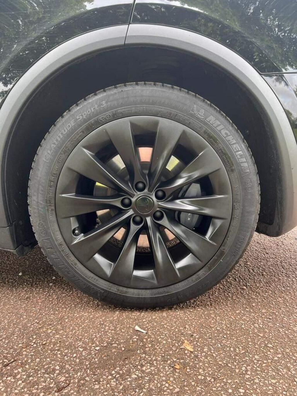 TESLA MODEL X