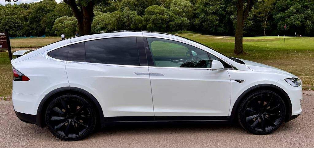 TESLA MODEL X