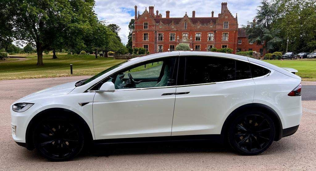 TESLA MODEL X