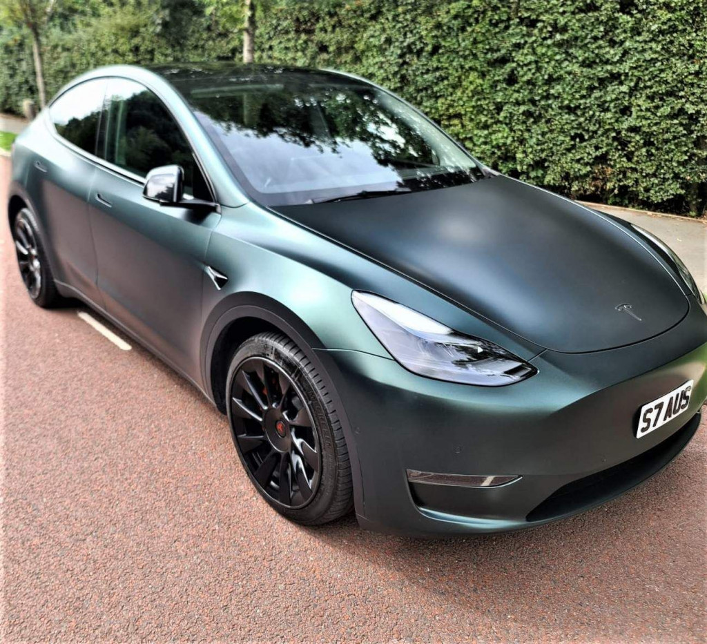 TESLA MODEL Y
