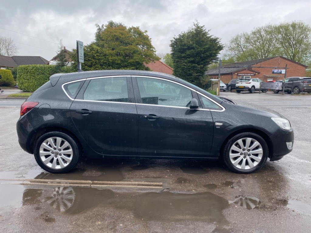 View VAUXHALL ASTRA 1.7 CDTi ecoFLEX SE **£35 ROAD TAX**SAT NAV**