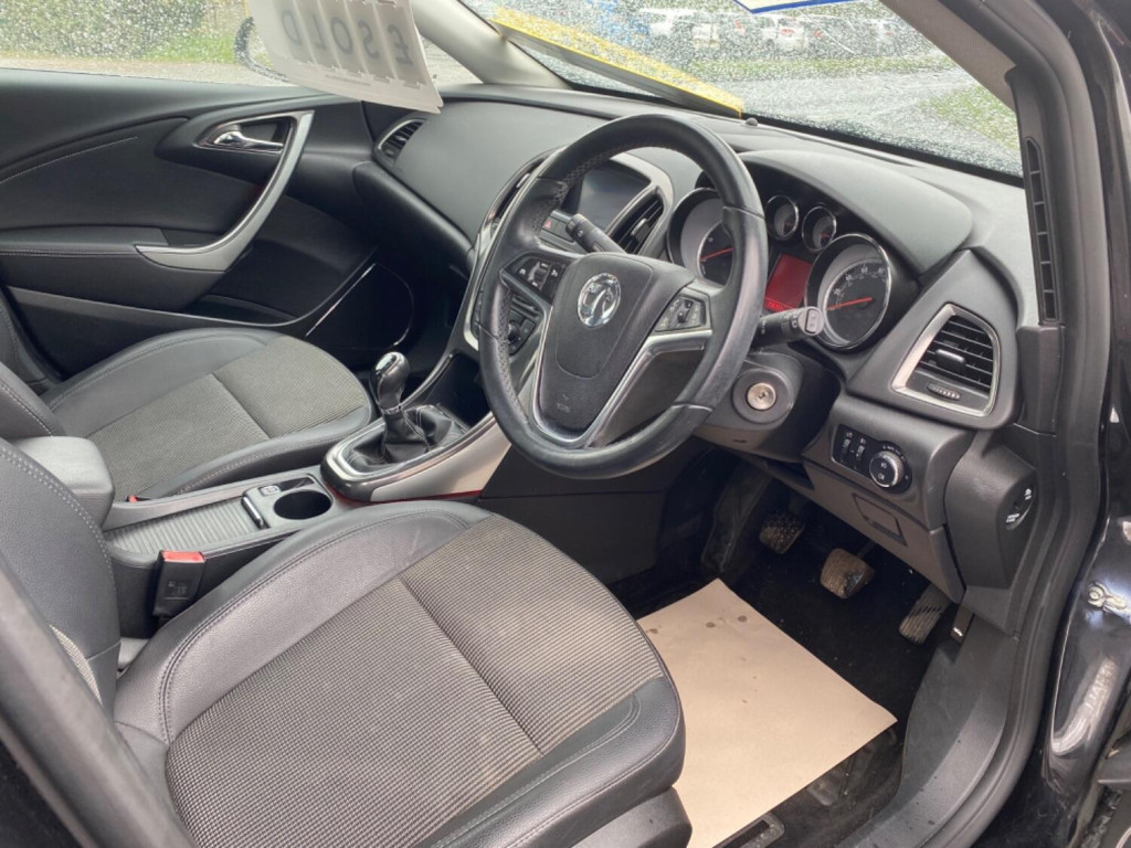 VAUXHALL ASTRA