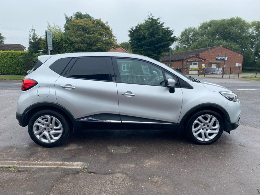 View RENAULT CAPTUR 0.9 Dynamique MediaNav Energy TCe 90 -*sat nav* *last owner 9 years* * *£35 road tax*