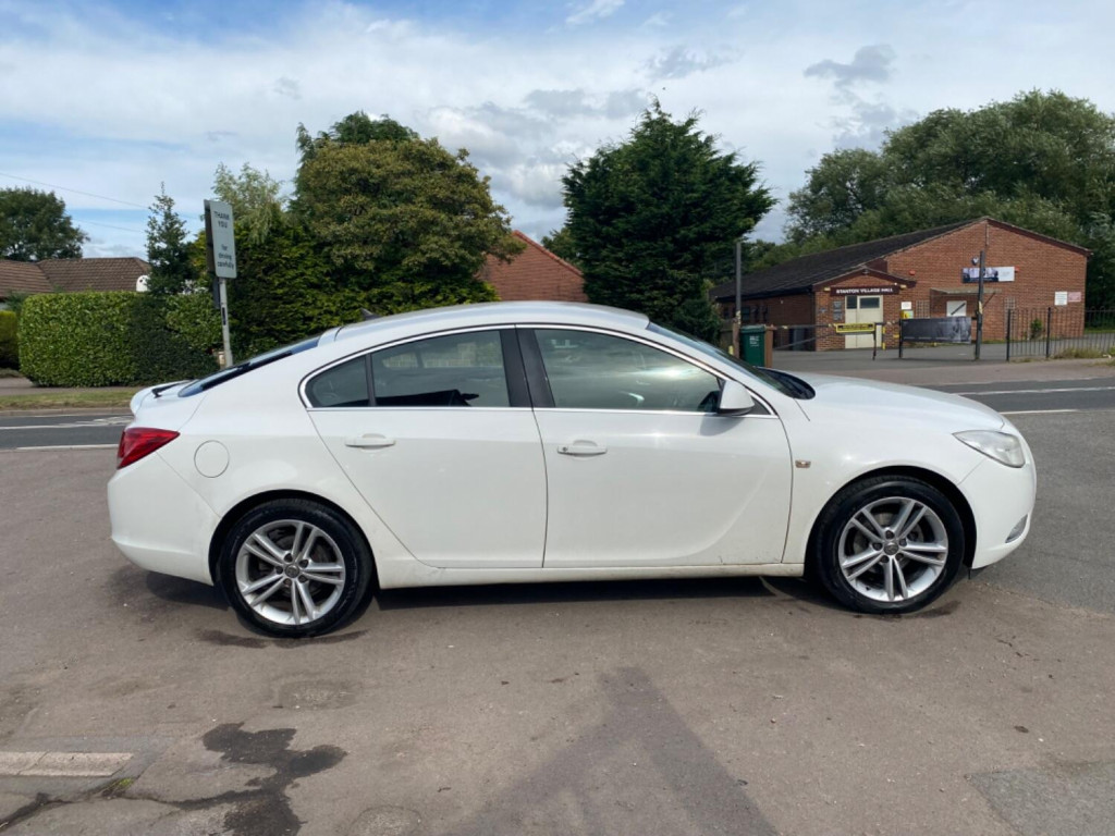 View VAUXHALL INSIGNIA 2.0 CDTi ecoFLEX Exclusiv * last owner 10 years * * full service history *