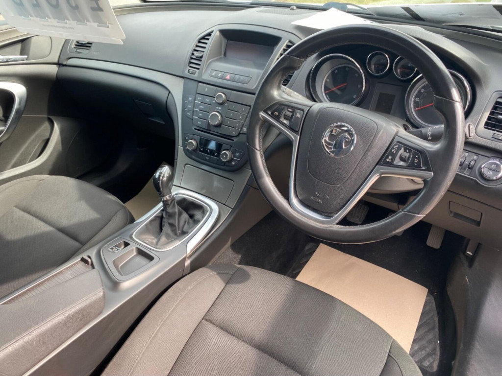 VAUXHALL INSIGNIA