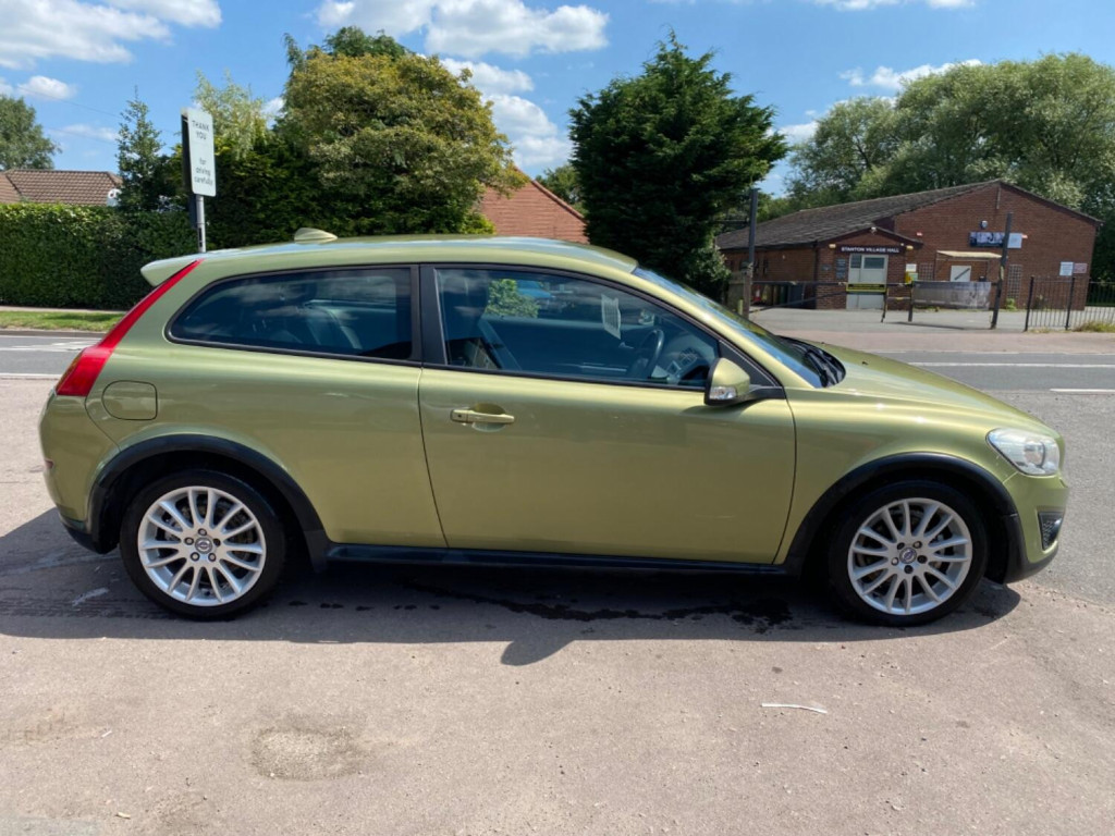View VOLVO C30 1.6 D DRIVe SE Lux *£0 ZERO ROAD TAX* * leather * 17” alloys *