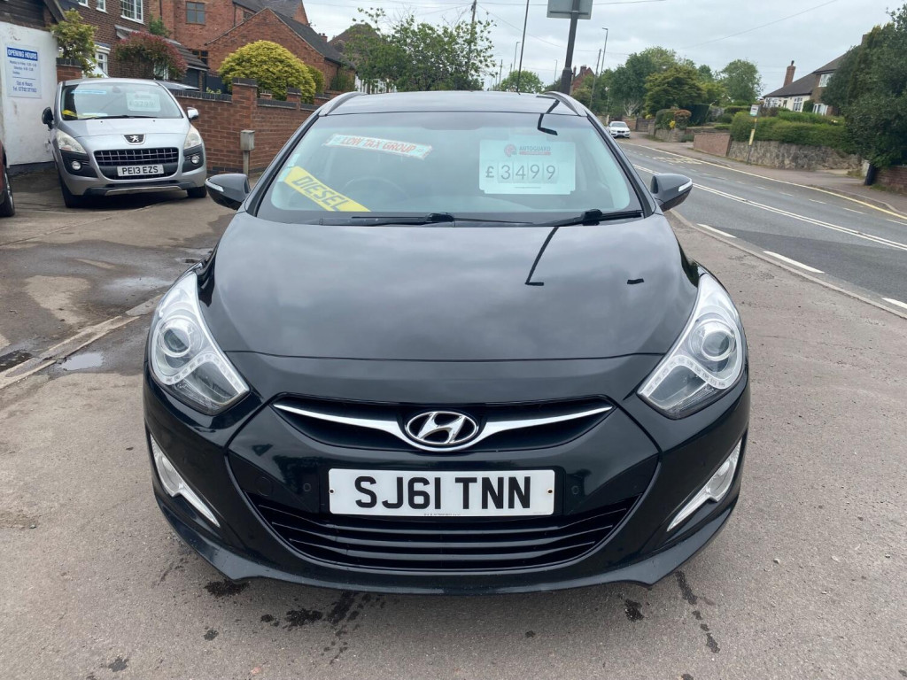 View HYUNDAI I40 1.7 CRDi Blue Drive Style estate * £35 Road Tax * Sat Nav * Reverse Camera *