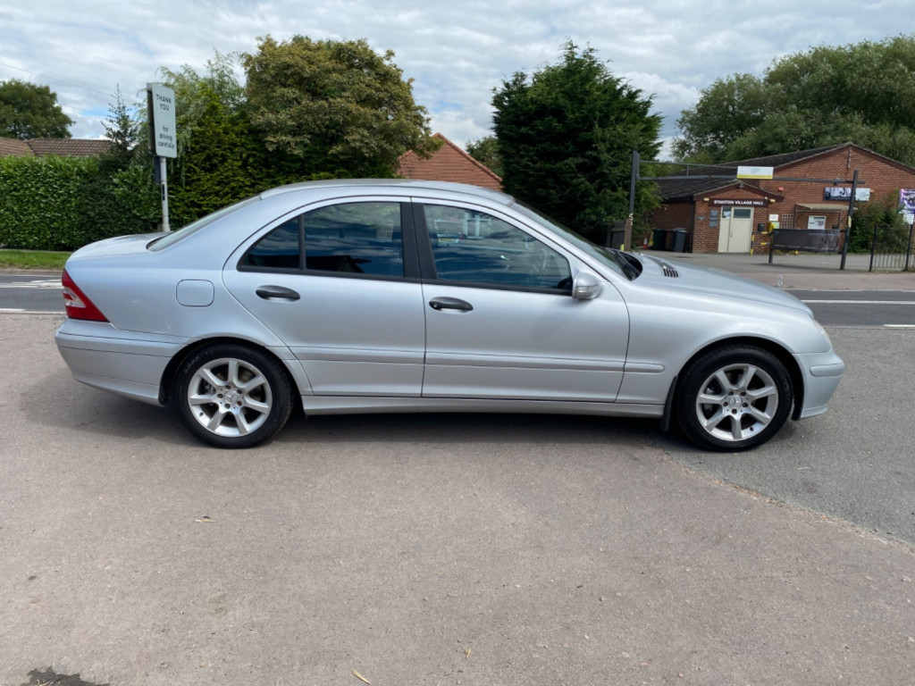 View MERCEDES-BENZ 220 C220 2.1 CDI CLASSIC SE