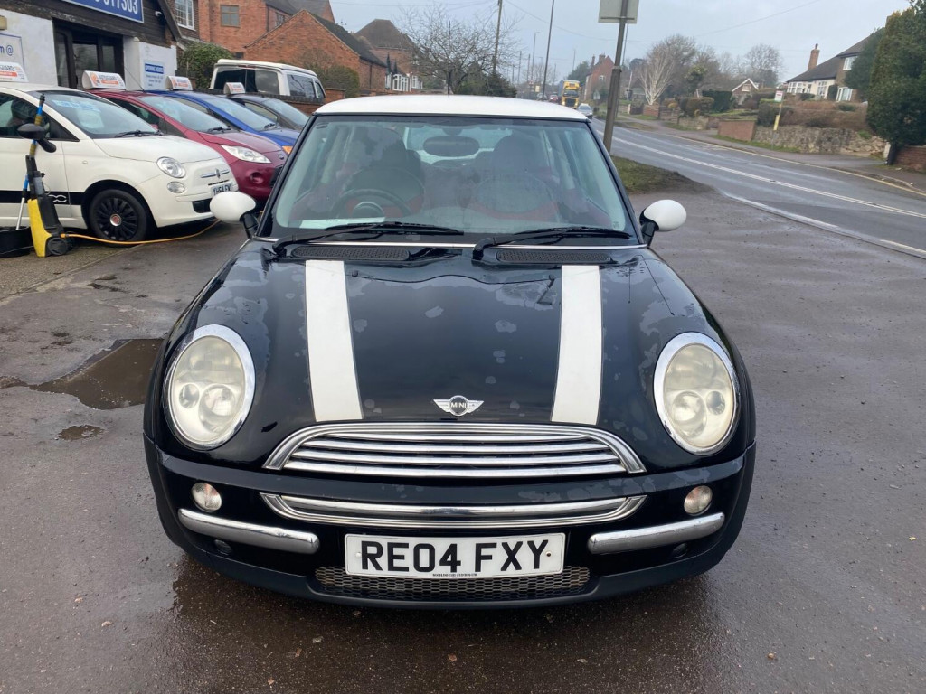 View MINI HATCH COOPER 1.6 * SERVICE HISTORY * LOTS OF FITTED EXTRAS *