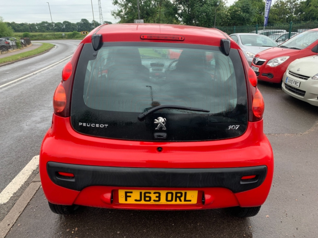 PEUGEOT 107