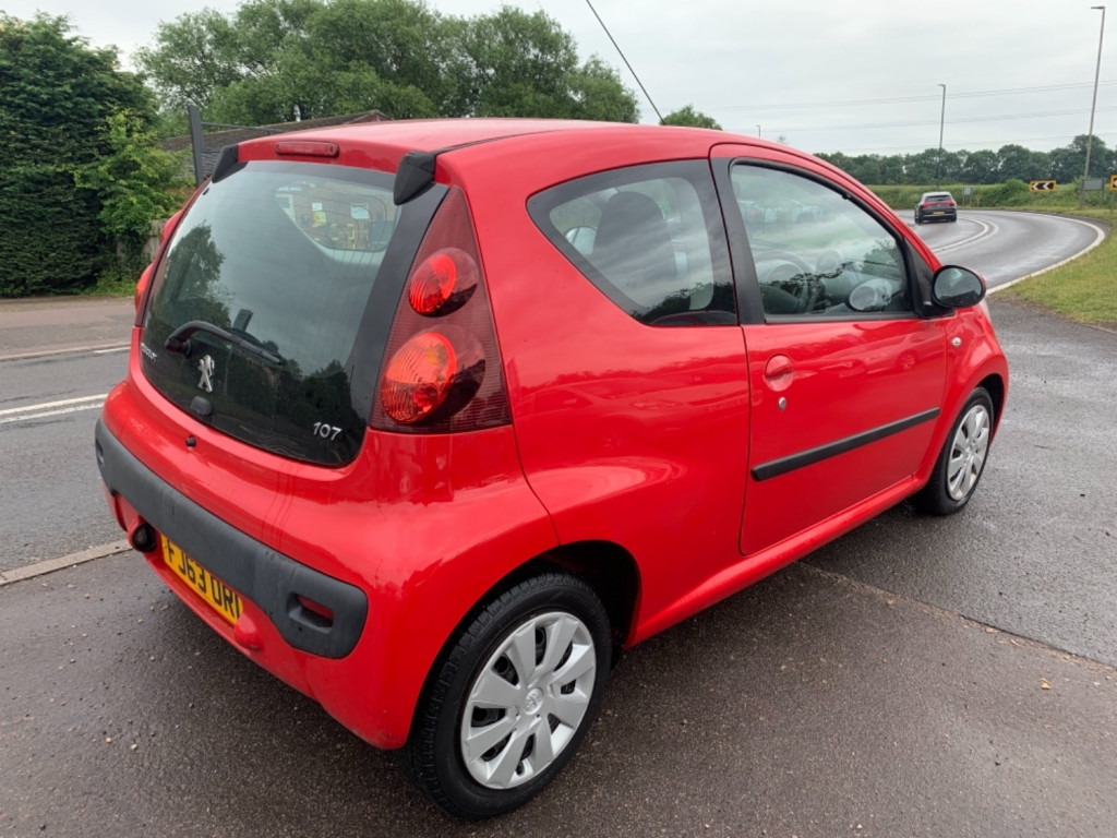 PEUGEOT 107