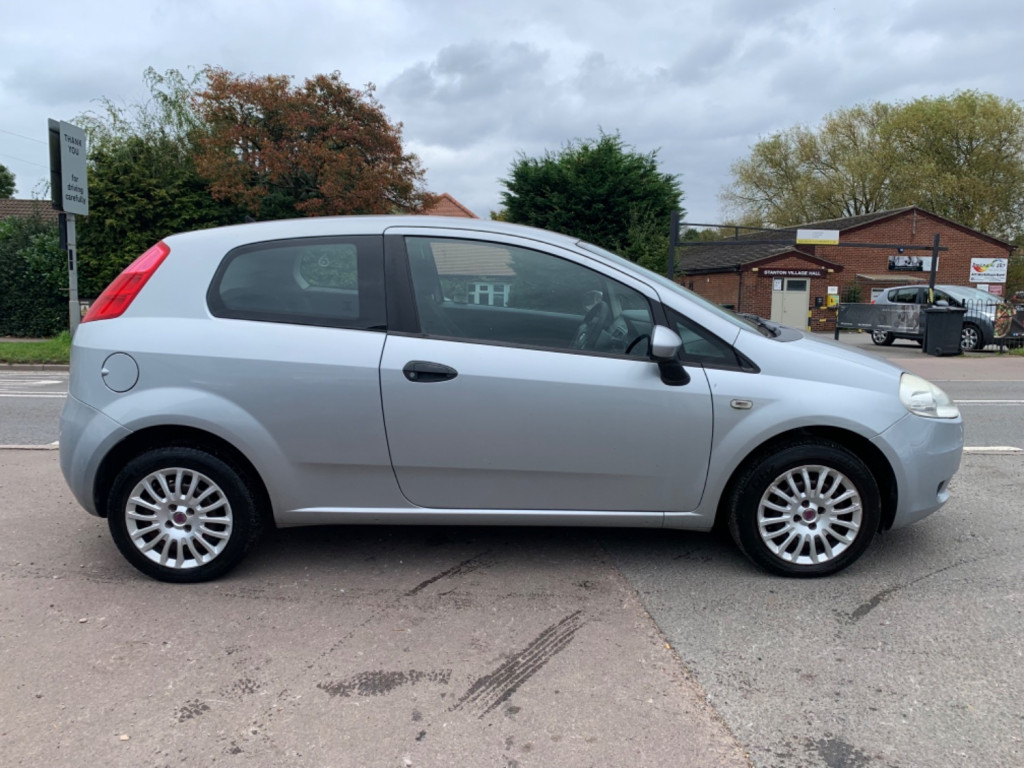 View FIAT GRANDE PUNTO 1.4 ACTIVE**LADY OWNER 13.5 YEARS**