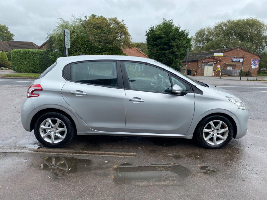 View PEUGEOT 208 1.4 HDi ACTIVE *£20 ROAD TAX**FULL SERVICE HISTORY ** 1 PREVIOUS OWNER LAST OWNER 7.5 YEARS**