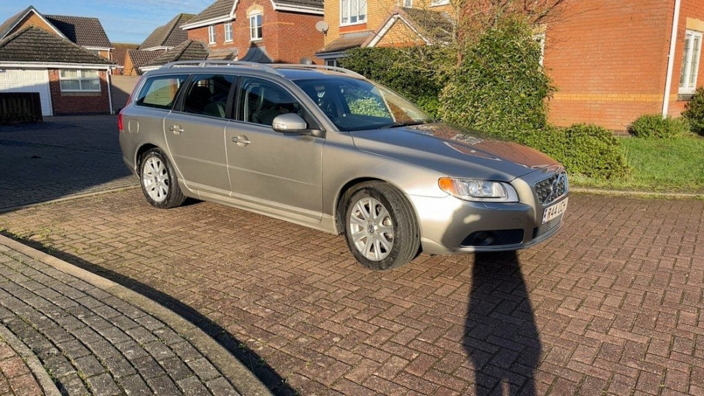 VOLVO V70 2009 VOLVO V70 2.0D SE LUX **JUST 141,000 MILES** FSH NEW MOT