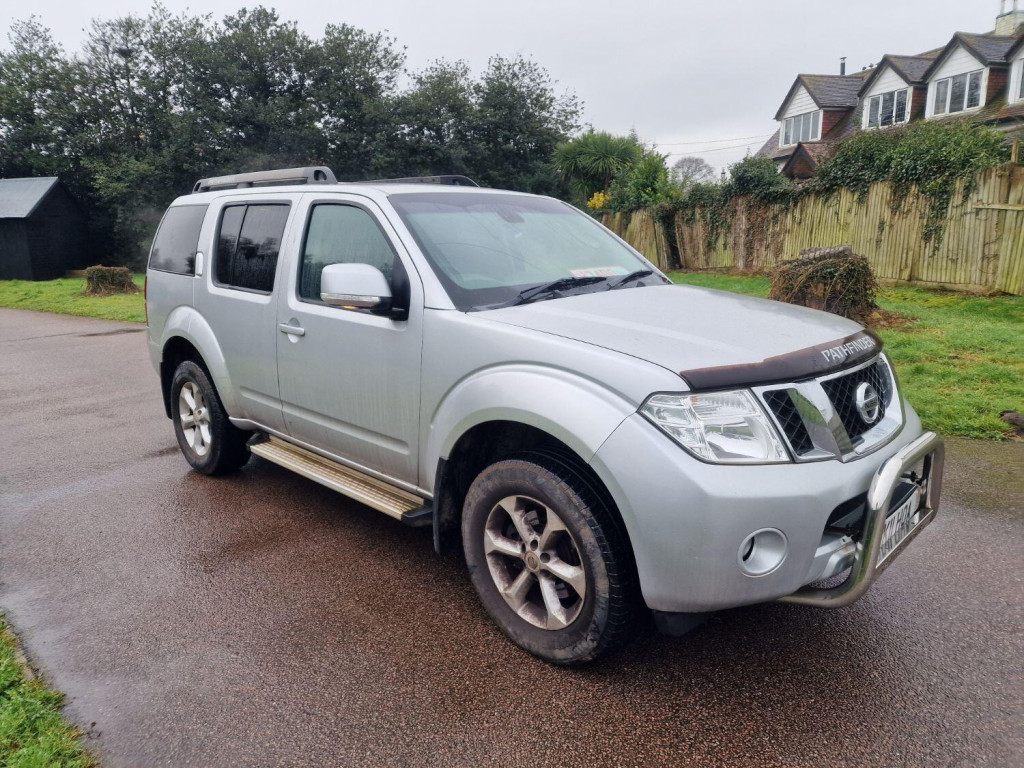 NISSAN PATHFINDER 2011 NISSAN PATHFINDER 2.5 dCi ACENTA 94,000 MILES **SPARES OR REPAIRS**