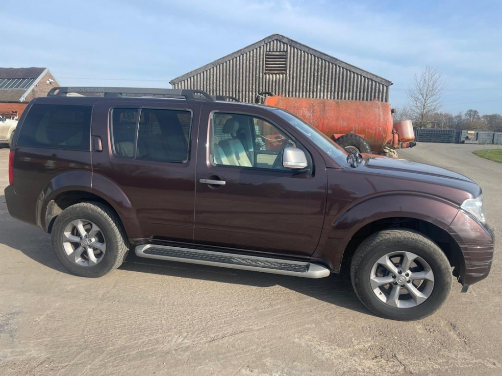 NISSAN PATHFINDER 2009 NISSAN PATHFINDER 2.5 dCi PLATINUM 4WD **JUST 99,000 MILES** FSH