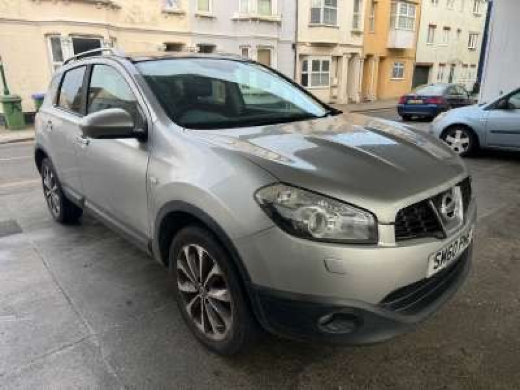 NISSAN QASHQAI 2011 NISSAN QASHQAI 2.0 TEKNA CVT AUTO **JUST 79,000 MILES** FSH LEZ FREE