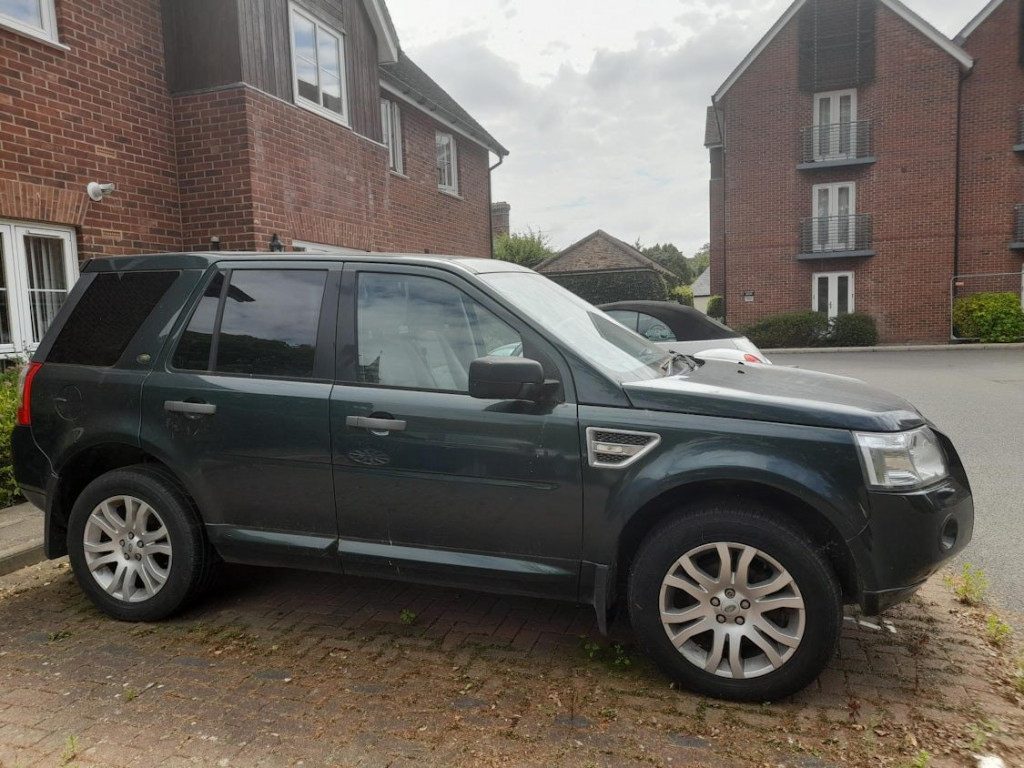 LAND ROVER FREELANDER 2 2010 LAND ROVER FREELANDER 2 2.2 Td4 HSE AUTO **JUST 129,000 MILES** FSH 