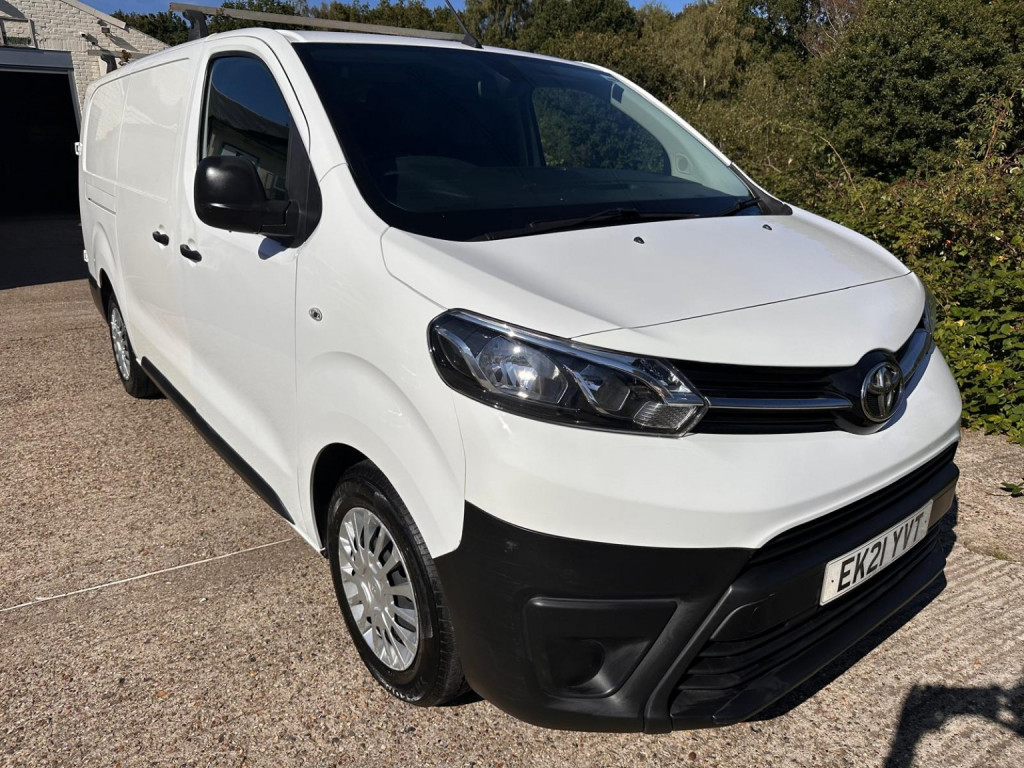 TOYOTA PROACE 2.0D 120 ICON LWB NEW MOT NO VAT