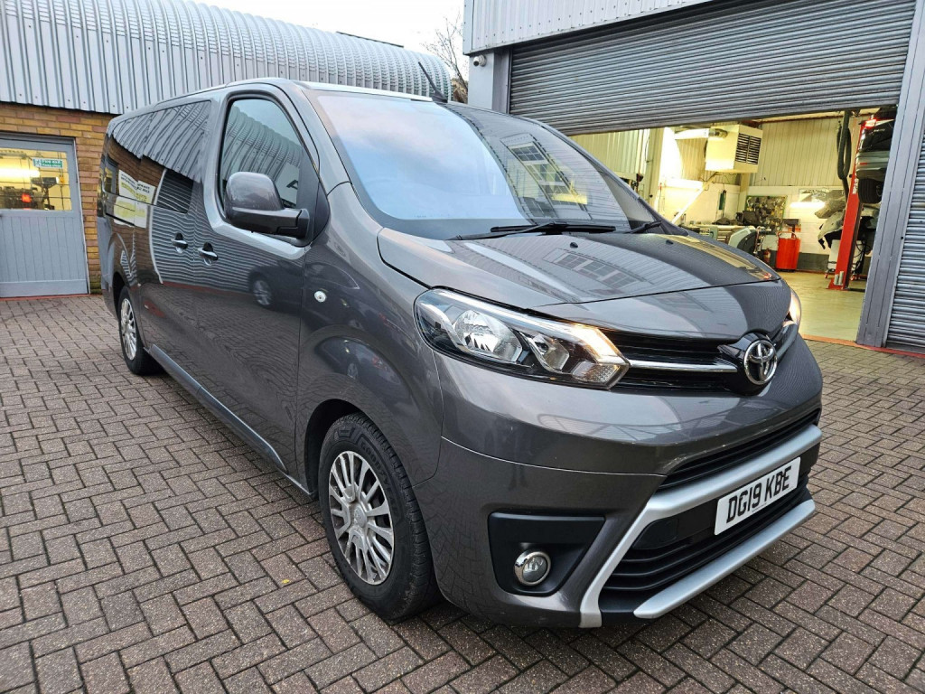 TOYOTA PROACE VERSO 2.0 D Shuttle 9 SEATER FSH LWB NO VAT