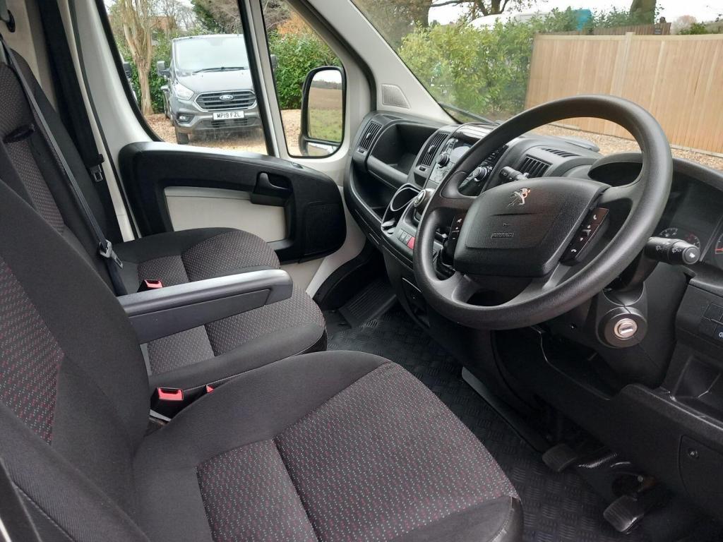 PEUGEOT BOXER