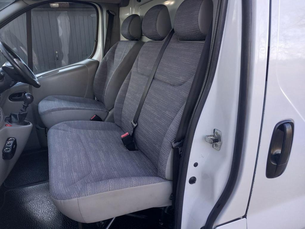 RENAULT TRAFIC