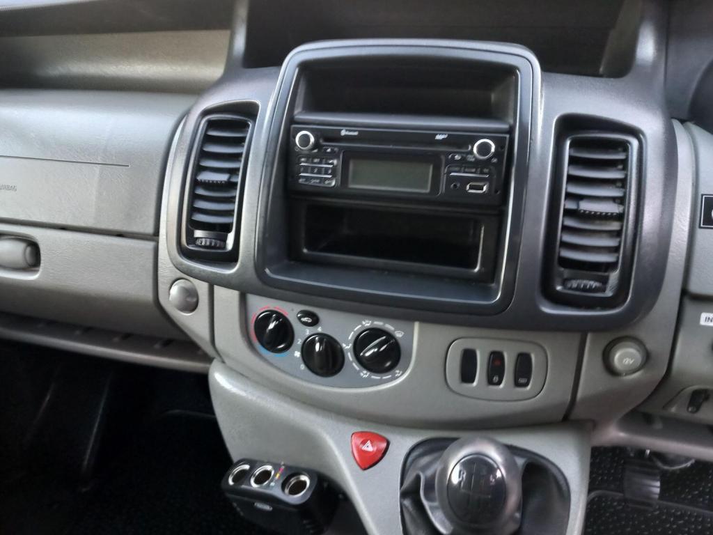 RENAULT TRAFIC