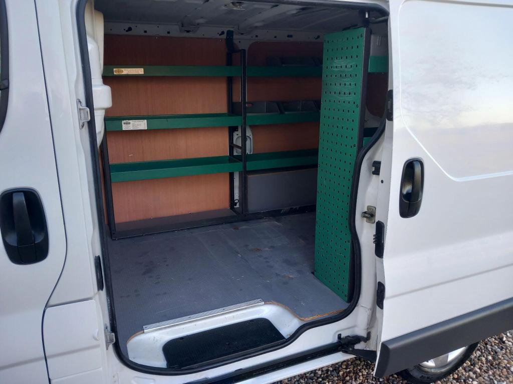 RENAULT TRAFIC