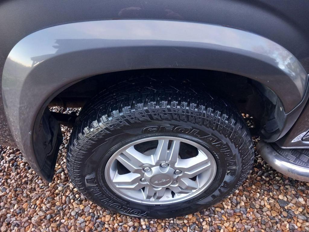 ISUZU RODEO