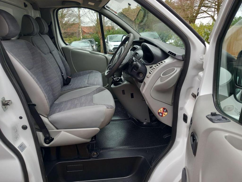 RENAULT TRAFIC