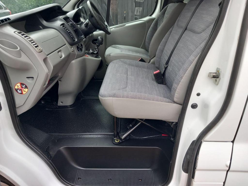 RENAULT TRAFIC