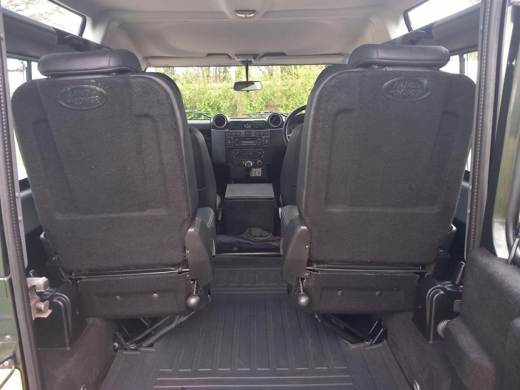 LAND ROVER DEFENDER