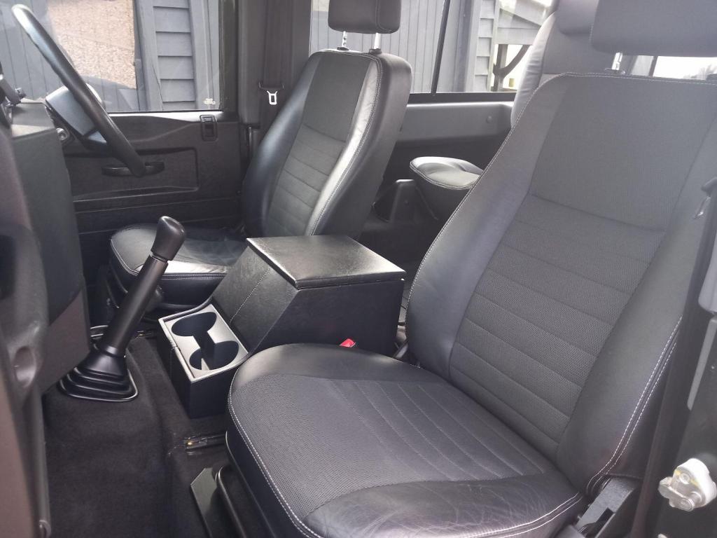 LAND ROVER DEFENDER