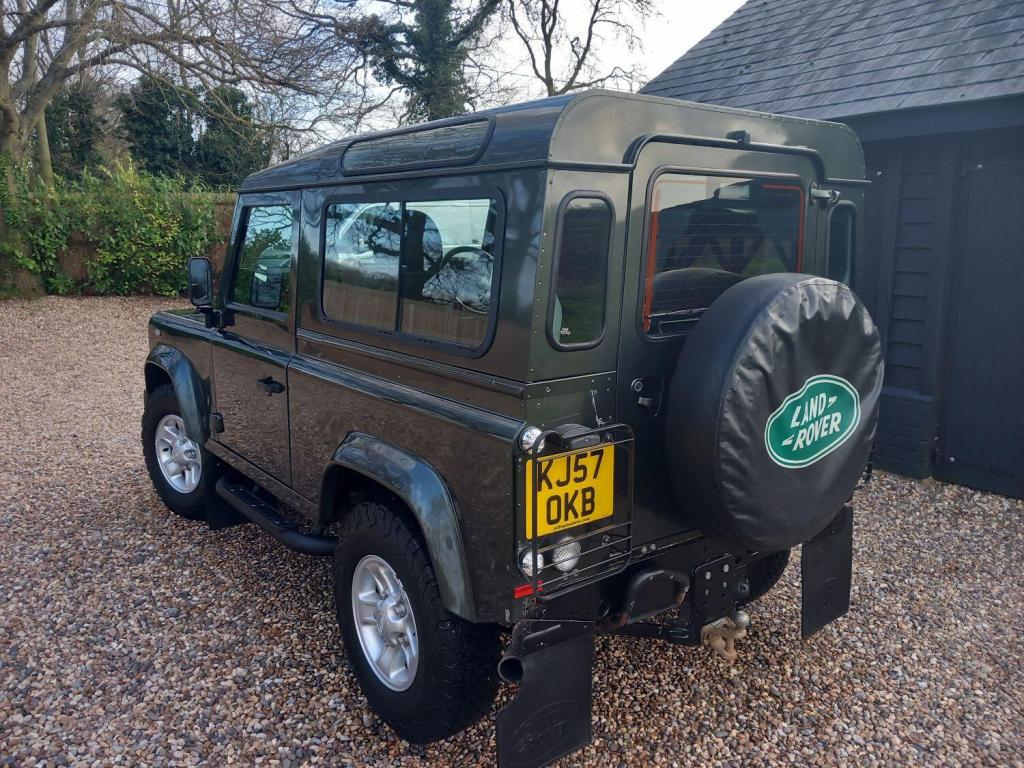 LAND ROVER DEFENDER