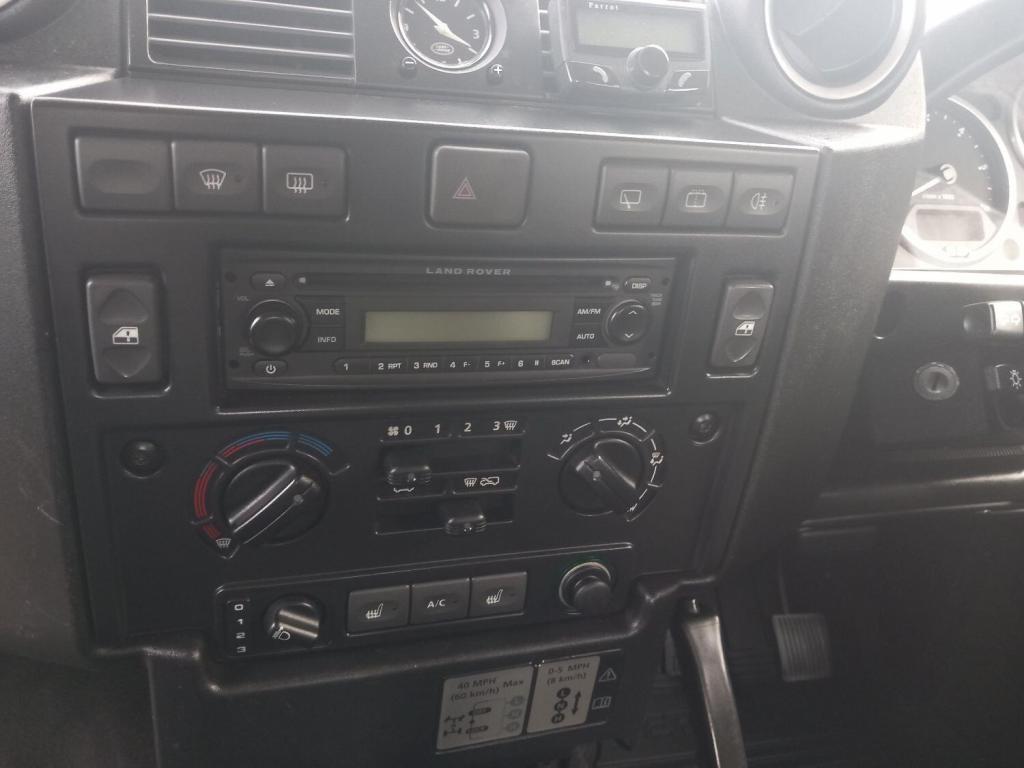 LAND ROVER DEFENDER