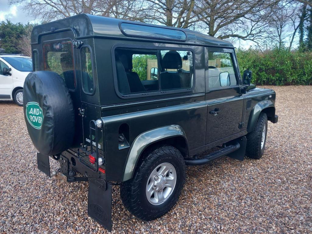 LAND ROVER DEFENDER