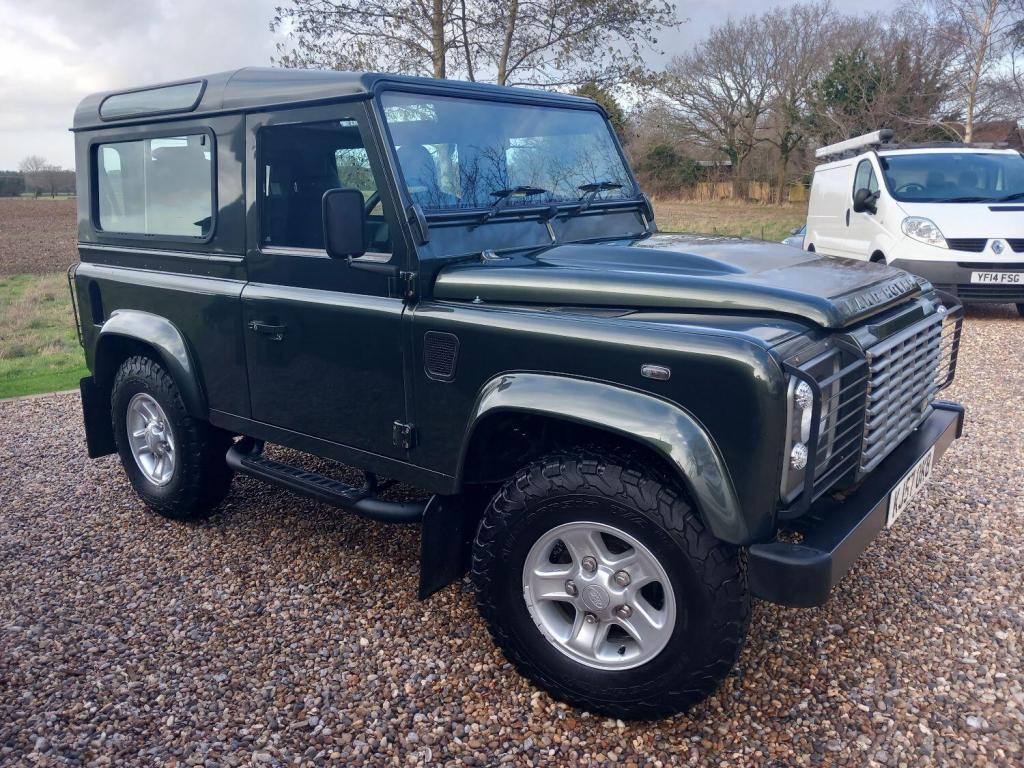 View LAND ROVER DEFENDER 2.4 TDCi XS 
