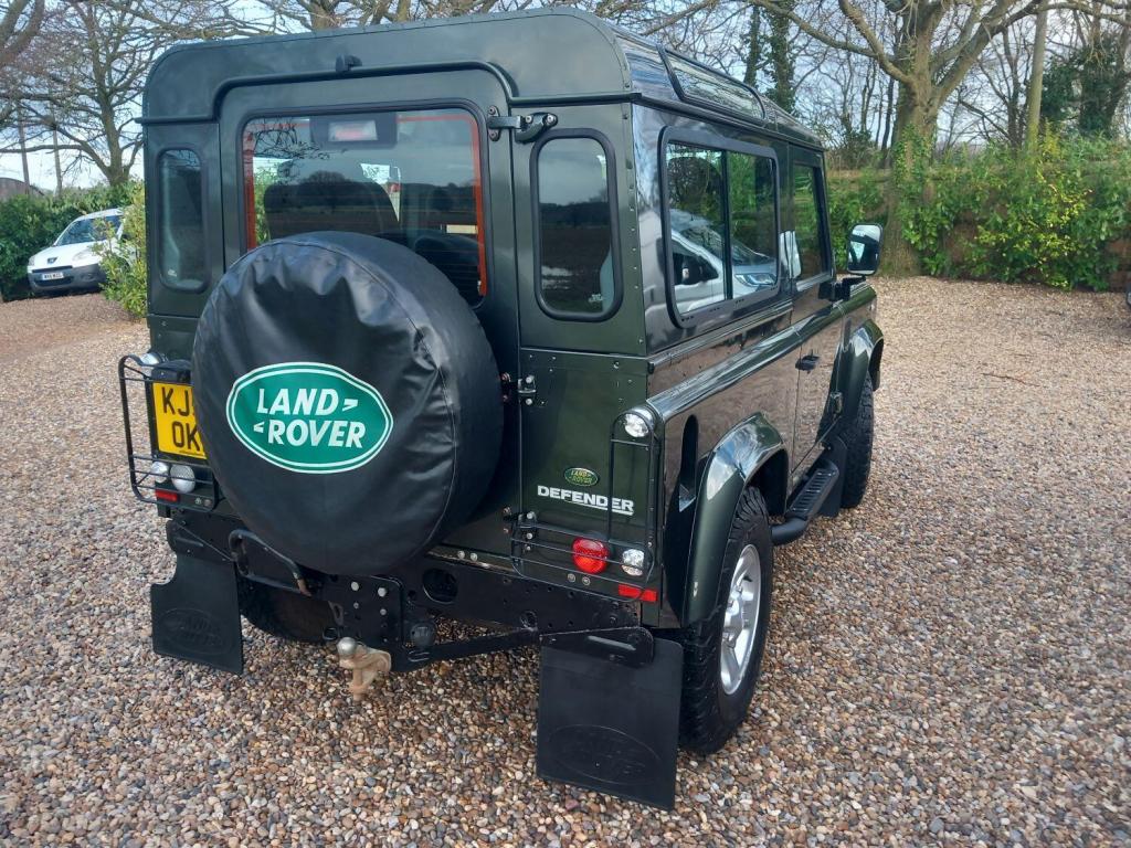 LAND ROVER DEFENDER