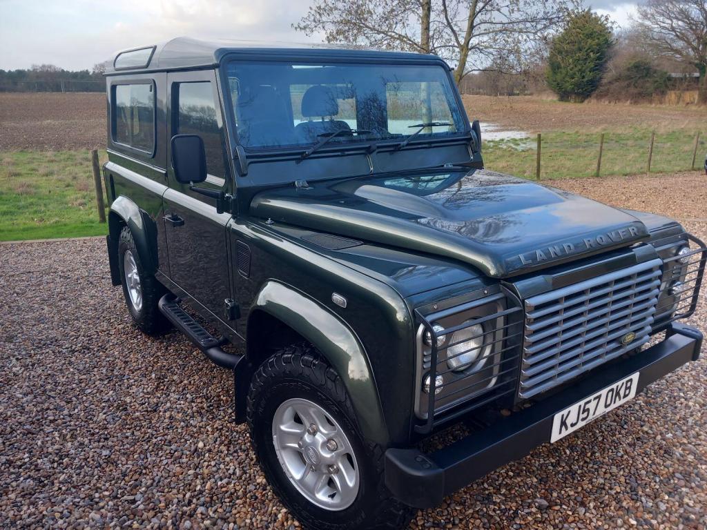 View LAND ROVER DEFENDER 2.4 TDCi XS 
